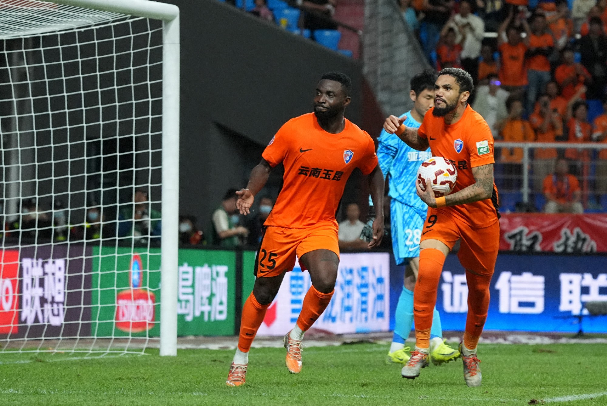 欧冠积分榜,激战正酣,英超以,香港赛马会,香港马会,赛马赛事,马术资讯