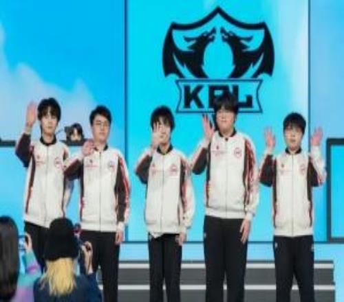 贝林厄姆恋,情曝光,携手女友观,香港赛马会,香港马会,赛马赛事,马术资讯