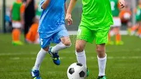 中国队网球联合杯首战以3-0完胜巴西，人民日报客户端记录胜利开篇