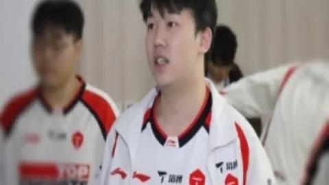 大乐透期号专家推荐：5天胜8，主场战客场防守黑洞